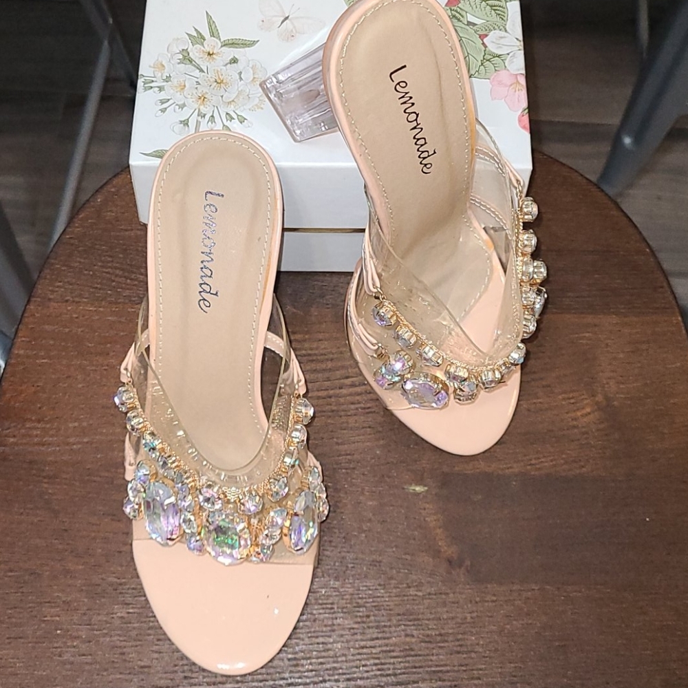 CLEAR JEWELED HEELS💕👡